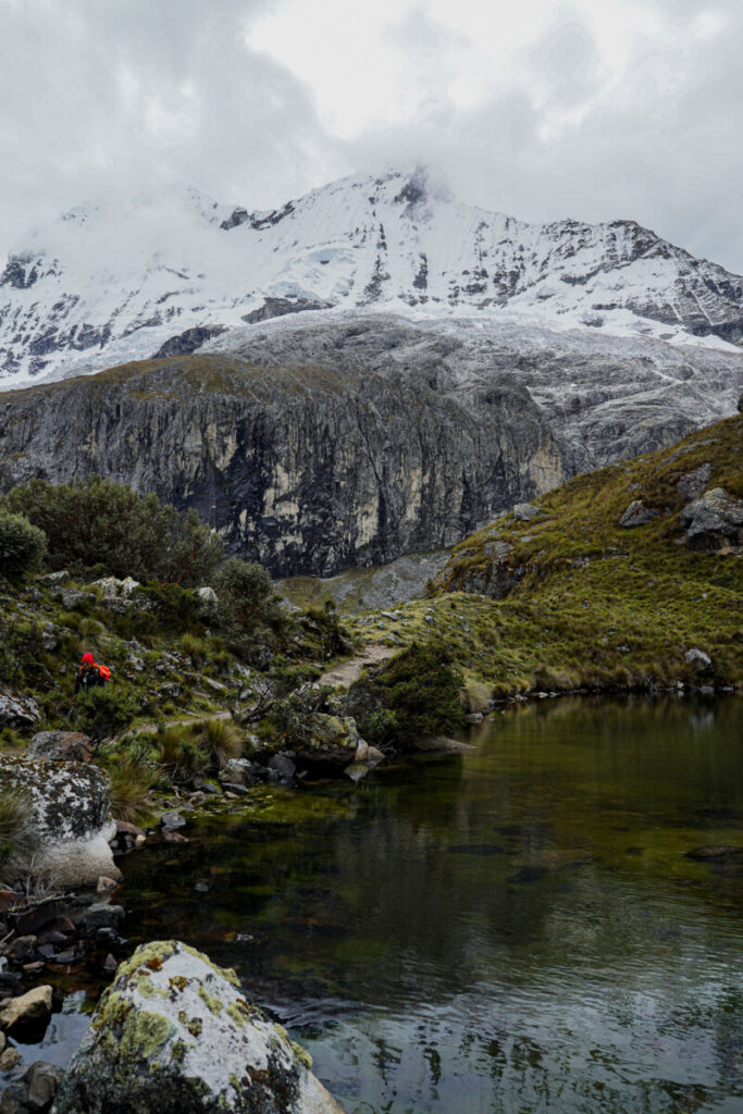 hike laguna 69